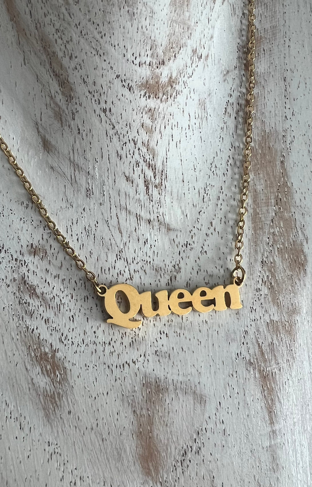 QUEEN NECKLACE